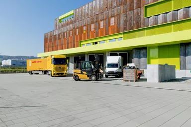 VS 5 Schwerlaststein mit Verschiebesicherung grau glatt gefast englisch palettiert L 30 cm B 30 cm H 12.8 cm