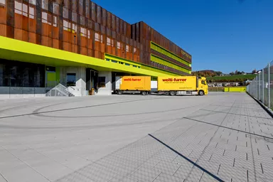 VS 5 Schwerlaststein mit Verschiebesicherung grau glatt gefast englisch palettiert L 30 cm B 30 cm H 12.8 cm