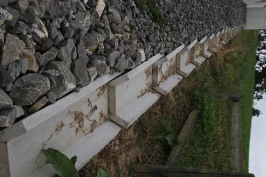 Wildbachschale bewehrt Sohlenbreite 20-28 cm L 100 cm B 38-46 cm H 15 cm