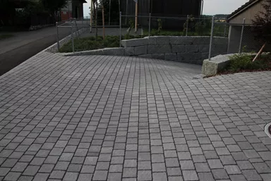 FRIEDA Pflasterstein perlgrau strukturiert Kanten gebr. L 8.8-11.8 cm B 9.8 cm H 7 cm