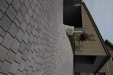 FRIEDA Pflasterstein perlgrau strukturiert Kanten gebr. L 8.8-11.8 cm B 9.8 cm H 7 cm