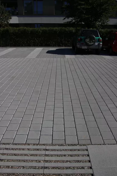 CLASSIC DRAIN Ökostein mit Nocken Normalstein grau glatt leicht gefast L 20 cm B 20 cm H 8 cm