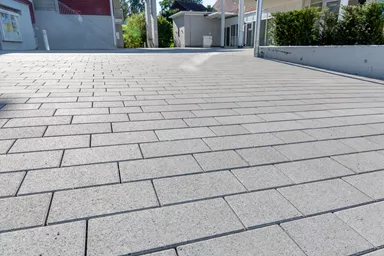 RAINA DRAIN Ökostein grau glatt leicht gefast L 20-40 cm B 15 cm H 8 cm
