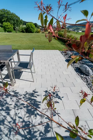 CLASSIC Pflasterstein mit Nocken grau glatt gefast L 30 cm B 20 cm H 6 cm