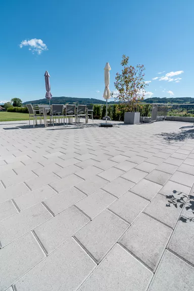 CLASSIC Pflasterstein mit Nocken grau glatt gefast L 30 cm B 20 cm H 6 cm