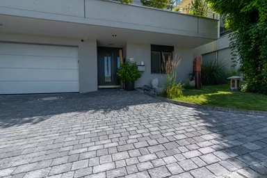 FRIEDA Wildpflaster anthrazit strukturiert Kanten gebr. L 9.4-19.4 cm B 9.4-11.9 cm H 7 cm