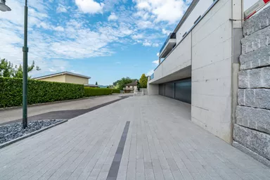 RAINA Sickerstein fino mit Nocken grau haufwerksporig fein gefast L 20-40 cm B 15 cm H 8 cm