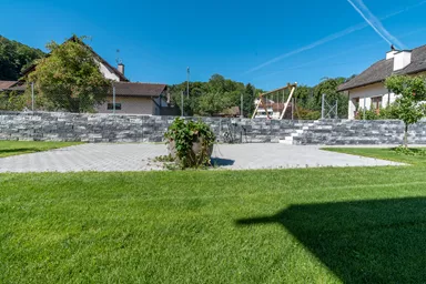 VERZASCA Felsmauer allseitig gespalten grau marmoriert L 48 cm B 16 cm H 22.5 cm