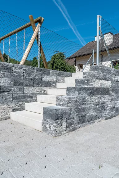 VERZASCA Felsmauer allseitig gespalten grau marmoriert L 48 cm B 16 cm H 22.5 cm