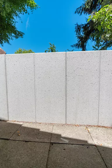 EXACTA Winkelplatte Typ 2 grau gestrahlt gefast bewehrt L 99 cm B 70 cm H 130 cm W 12 cm