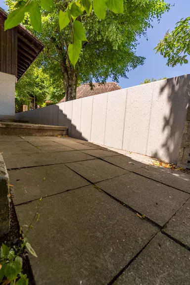 EXACTA Winkelplatte Typ 2 grau gestrahlt gefast bewehrt L 99 cm B 70 cm H 130 cm W 12 cm