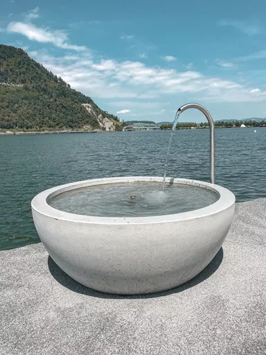 RONDO Brunnentrog grau glatt gefast OD 90 - 150 cm, H 60 cm W 10 cm