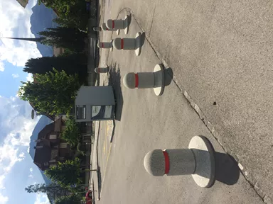 BRÜNIG Wehrstein grau gestrahlt Typ 1 mit reflektierendem Band D 30 cm H 70 cm