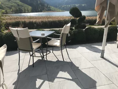 NATURE MOMENTS Gartenplatte dunkelgrau mit Schieferstruktur vollkantig L 60 cm B 60 cm H 5.5 cm