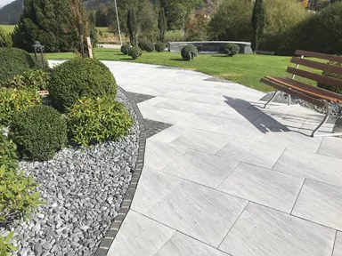 NATURE MOMENTS Gartenplatte dunkelgrau mit Schieferstruktur vollkantig L 60 cm B 60 cm H 5.5 cm