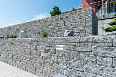 SANTURO Landhausmauer Typ 2 2-seitig gespalten grau Kanten gebrochen L 30-50 cm B 25 cm H 15 cm