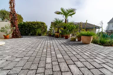 FRIEDA Wildpflaster perlgrau strukturiert Kanten gebr. L 9.4-19.4 cm B 9.4-11.9 cm H 7 cm