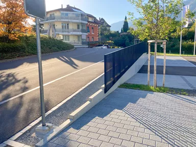 CARENA Sickerstein fino mit Nocken grau haufwerksporig gefast L 25 cm B 25 cm H 8 cm