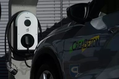 Betonelement für Ladestation einfach grau glatt vollkantig bewehrt L 34 cm B 34 cm H 166 cm