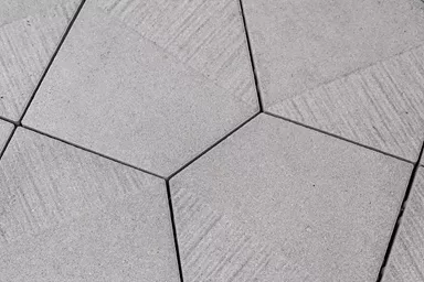 5-Eck Pflasterplatte Typ A + B grau glimmer glatt und strukturiert L 38.1 cm B 30.2 cm H 6 cm