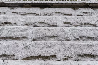 CUATRO Mauersteine naturgrau mit 1-seitiger Felsstruktur L 20-35 cm B 25 cm H 15 cm