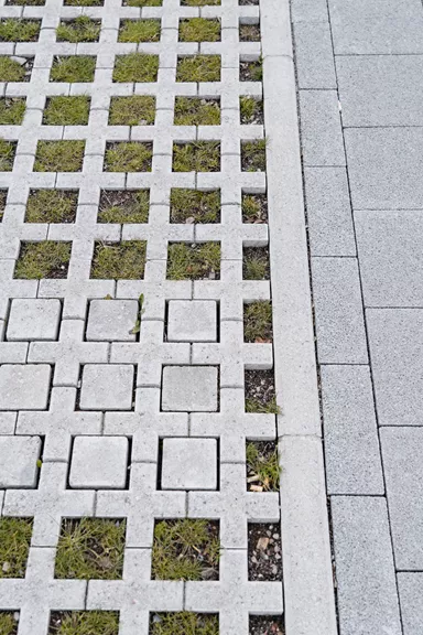 QUADRO Rasengitterstein grau L 58 cm B 47 cm H 10 cm