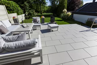 ALENA PLUS Gartenplatte lichtgrau gestrahlt gefast versiegelt L 80 cm B 40 cm H 4 cm