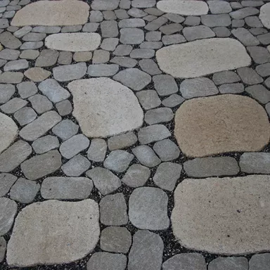 ARENA VISTA Pflasterstein jurakalk strukturiert Kanten gebr. L 6.5 - 21.9 cm B 8.6 - 12.2 cm H 7 cm