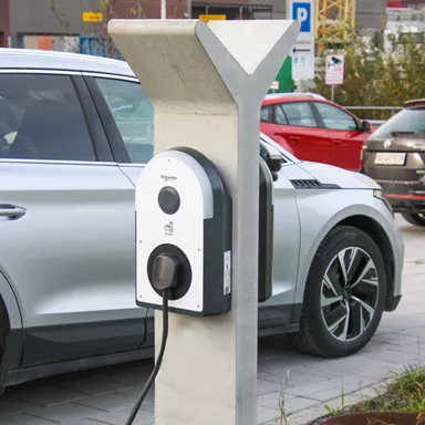 Betonelemente für Elektroladestationen