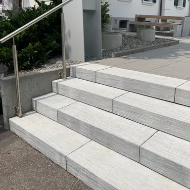 SLADE Blockstufen mit Schieferstruktur