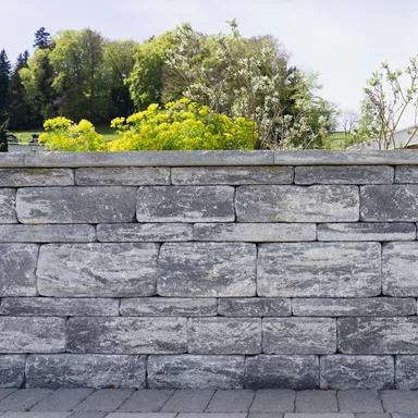 SANTURO Landhausmauer Typ 2 2-seitig gespalten schwarz-weiss Kanten gebrochen L 30-50 cm B 25 cm H 15 cm