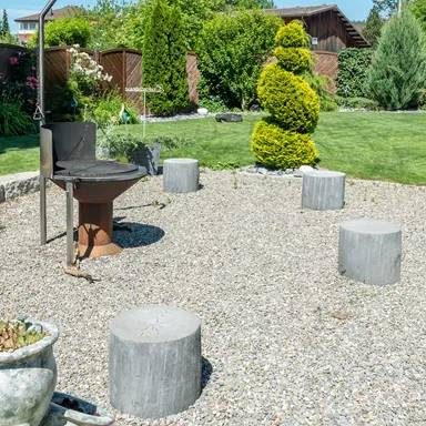 LENIA Hocker mit Holzstruktur