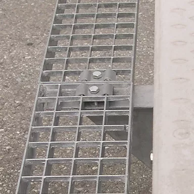 Perronwinkel Beton- und Gitterrostauftritte