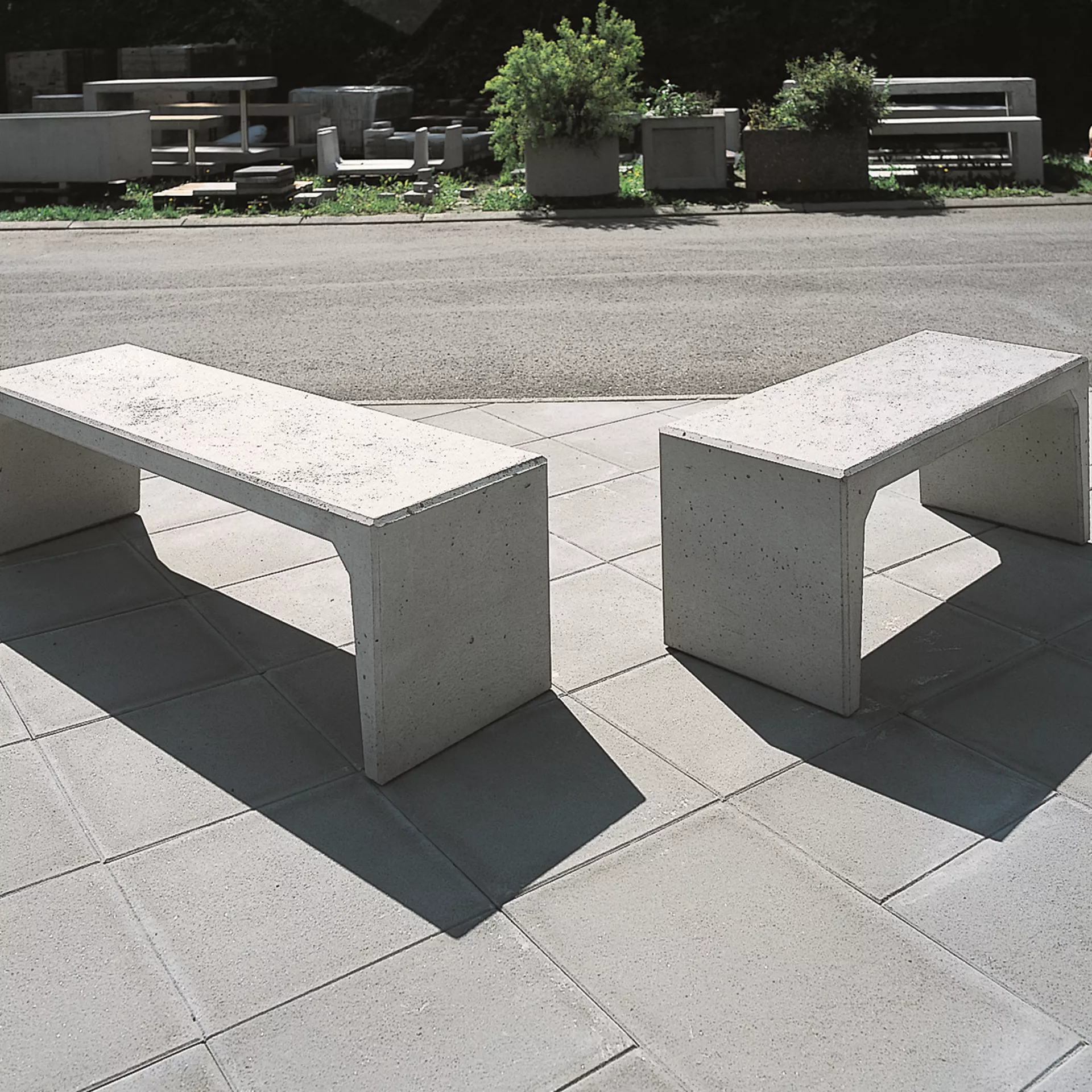 ROZGARD Gartenbank grau abgerieben gefast bewehrt L 140 cm B 40 cm H 40 cm