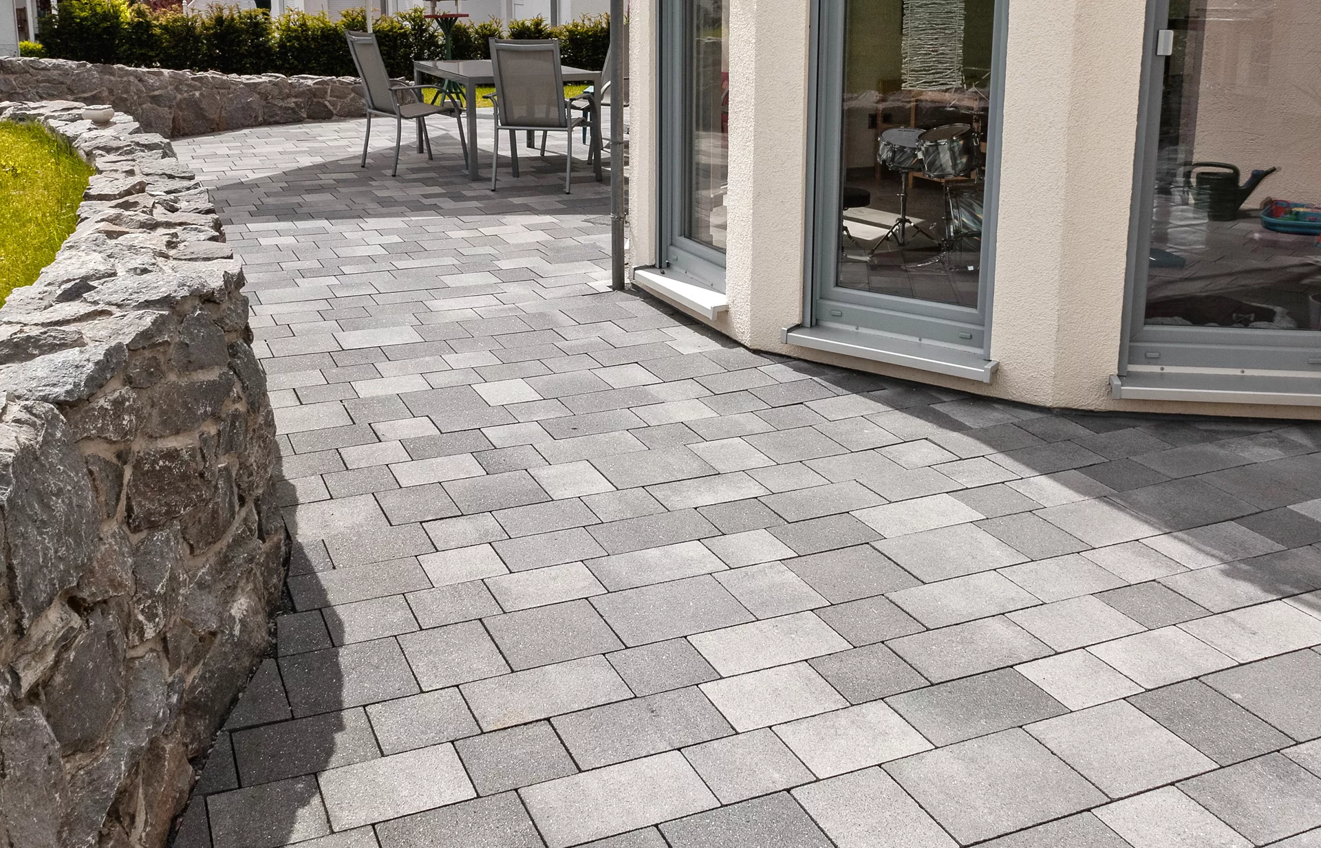 TOLEDO SKY Pflasterstein grau-anthrazit geschliffen vollkantig L 19.5-32.5 cm H 8 cm