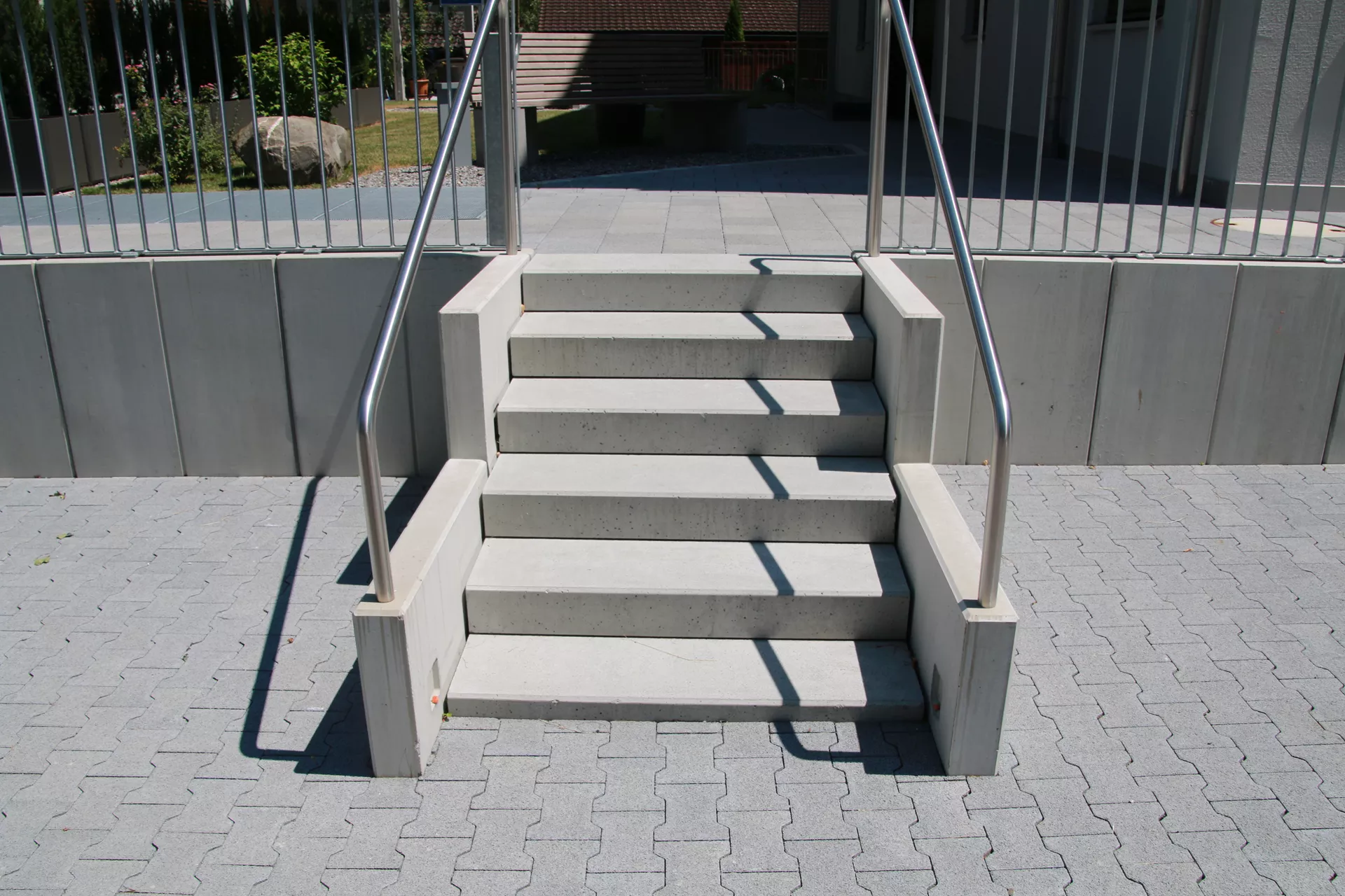 PARCO Blockstufe grau abgerieben stirnseitig gefast L 80 cm B 36 cm H 15 cm