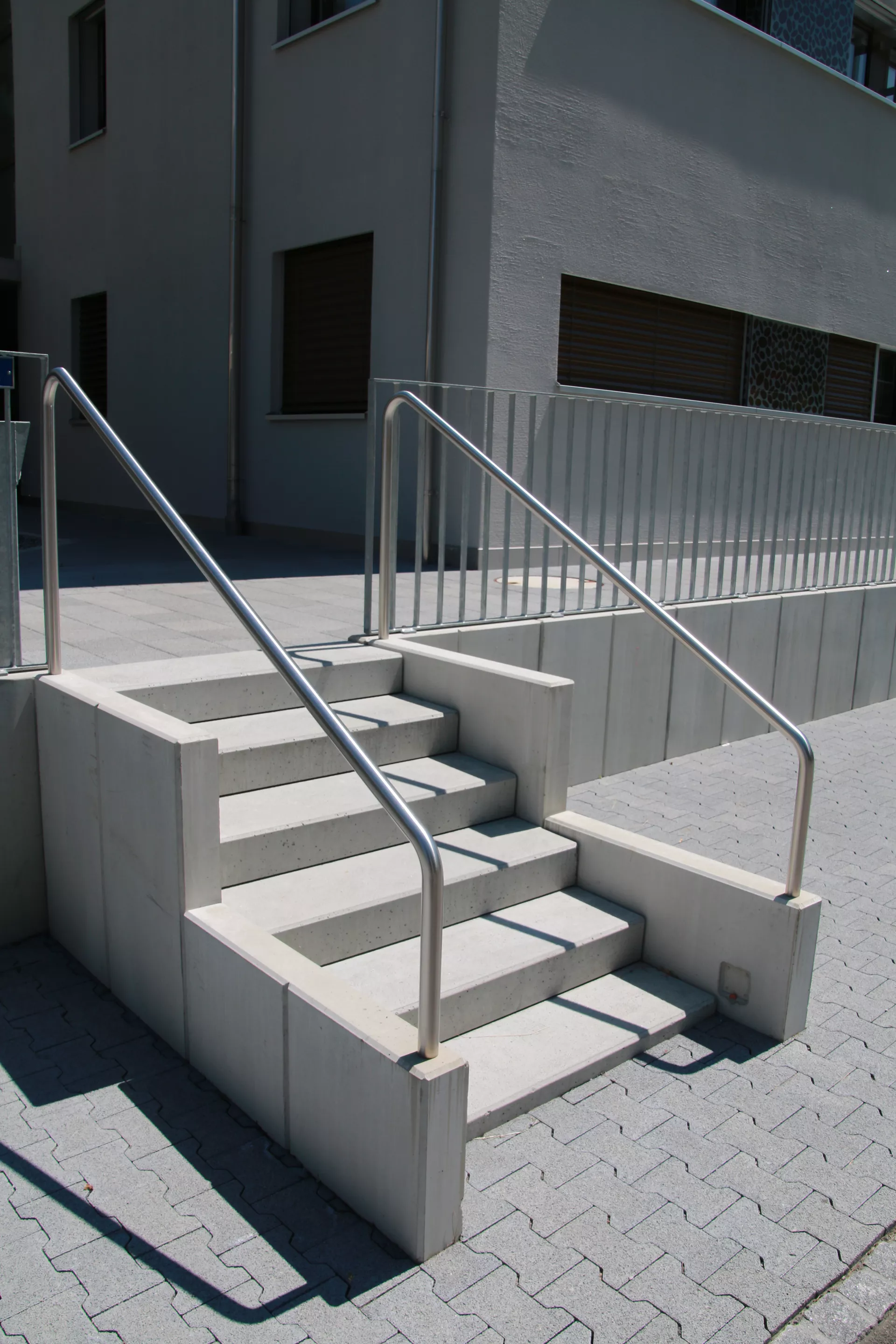 PARCO Blockstufe grau abgerieben stirnseitig gefast L 80 cm B 36 cm H 15 cm