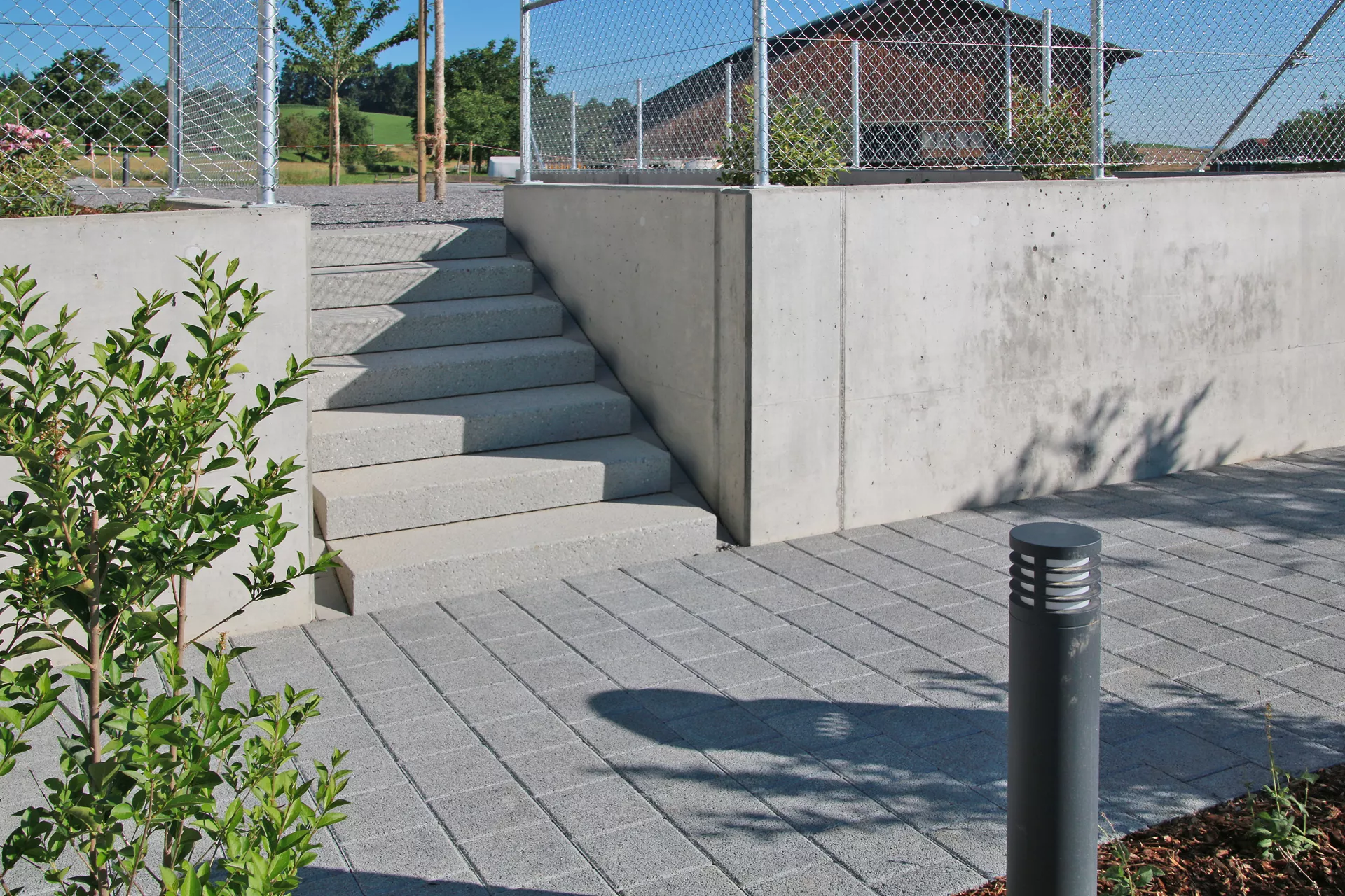 CLASSIC Sickerstein fino mit Nocken grau haufwerksporig gefast L 20 cm B 20 cm H 8 cm