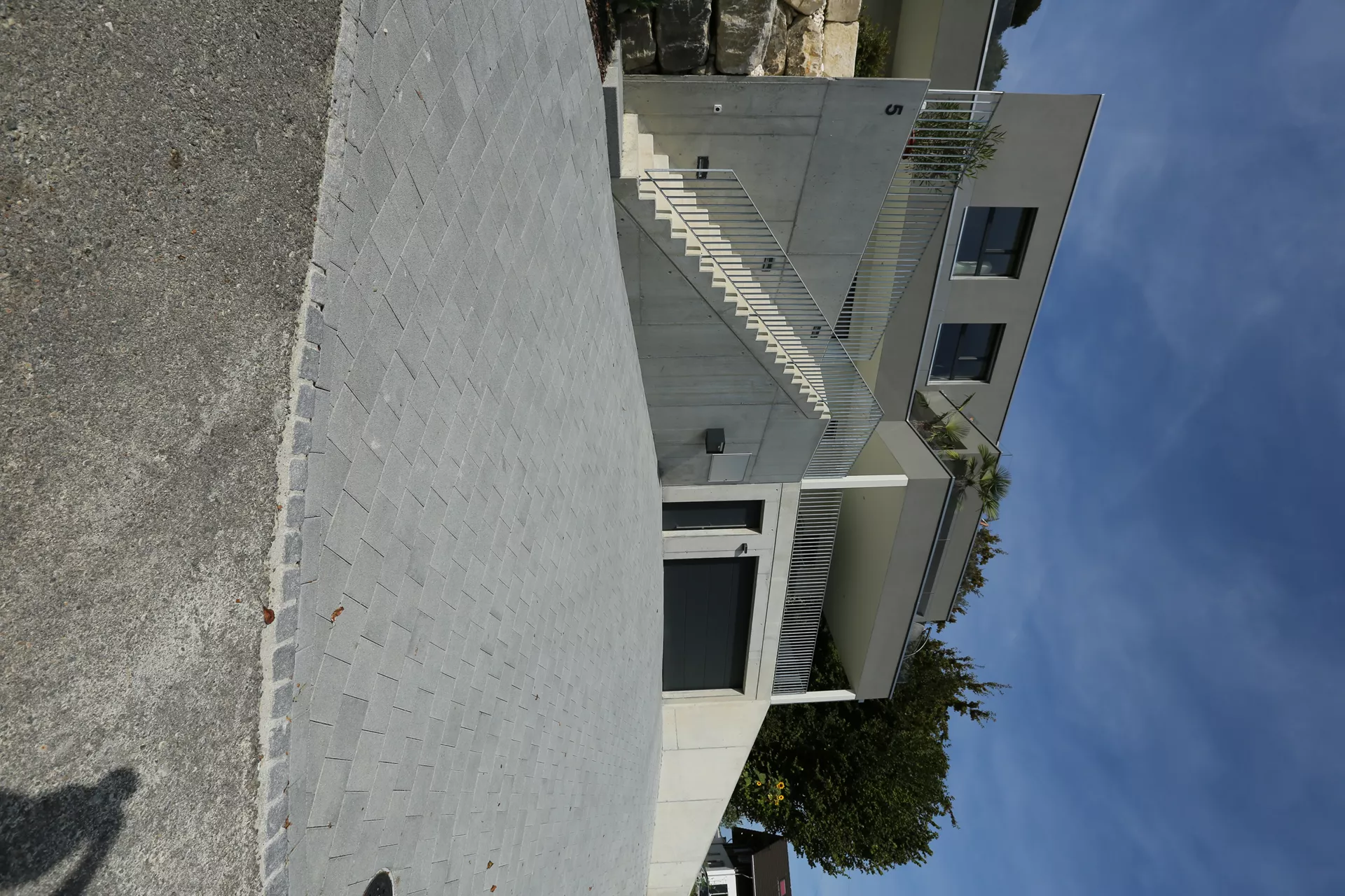 CARENA Sickerstein fino mit Nocken grau haufwerksporig gefast L 25 cm B 25 cm H 8 cm