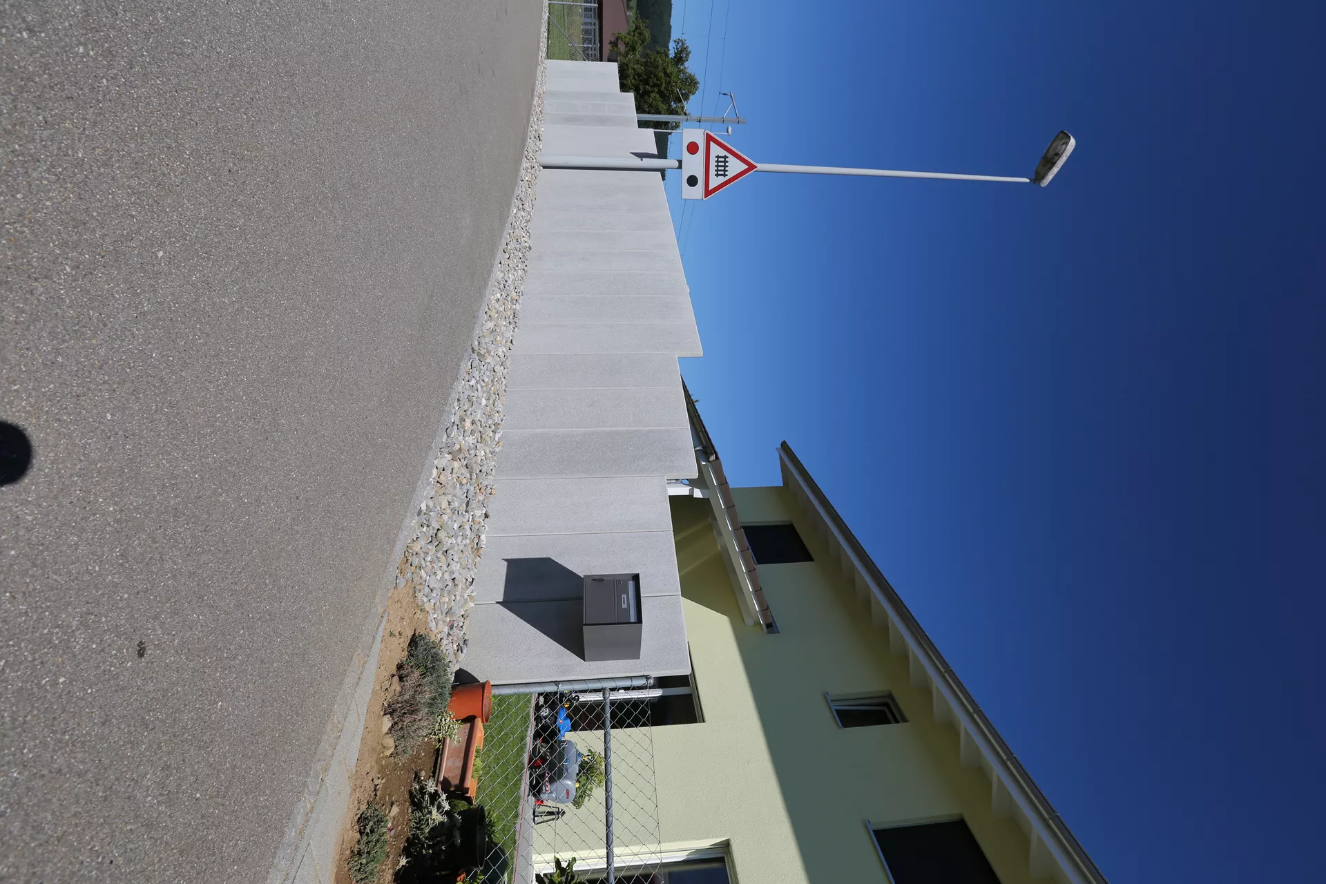 Betonlamelle bewehrt grau gefast 1-seitig glatt, 1-seitig abgerieben L 50 cm B 6 cm H 250 cm