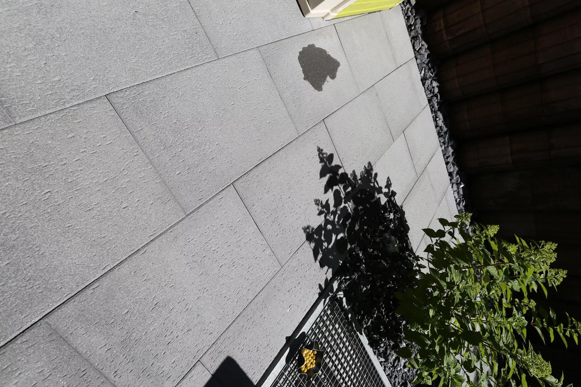 STRUKTURA Gehwegplatte mit Travertinstruktur anthrazit strukturiert gestrahlt gefast L 60 cm B 40 cm H 4 cm