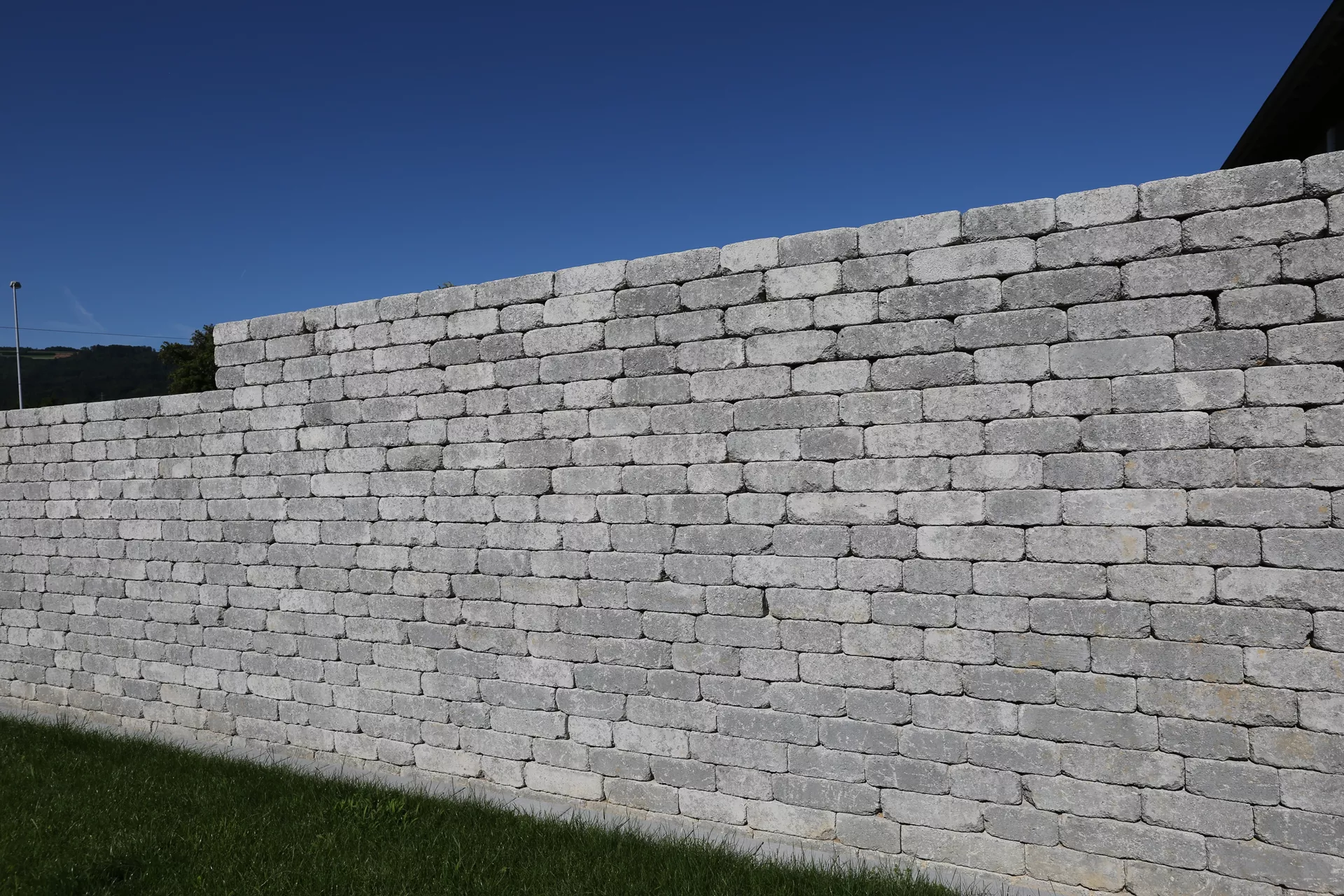 CUATRO Mauersteine Kanten gebrochen naturgrau L 20-35 cm B 25 cm H 15 cm