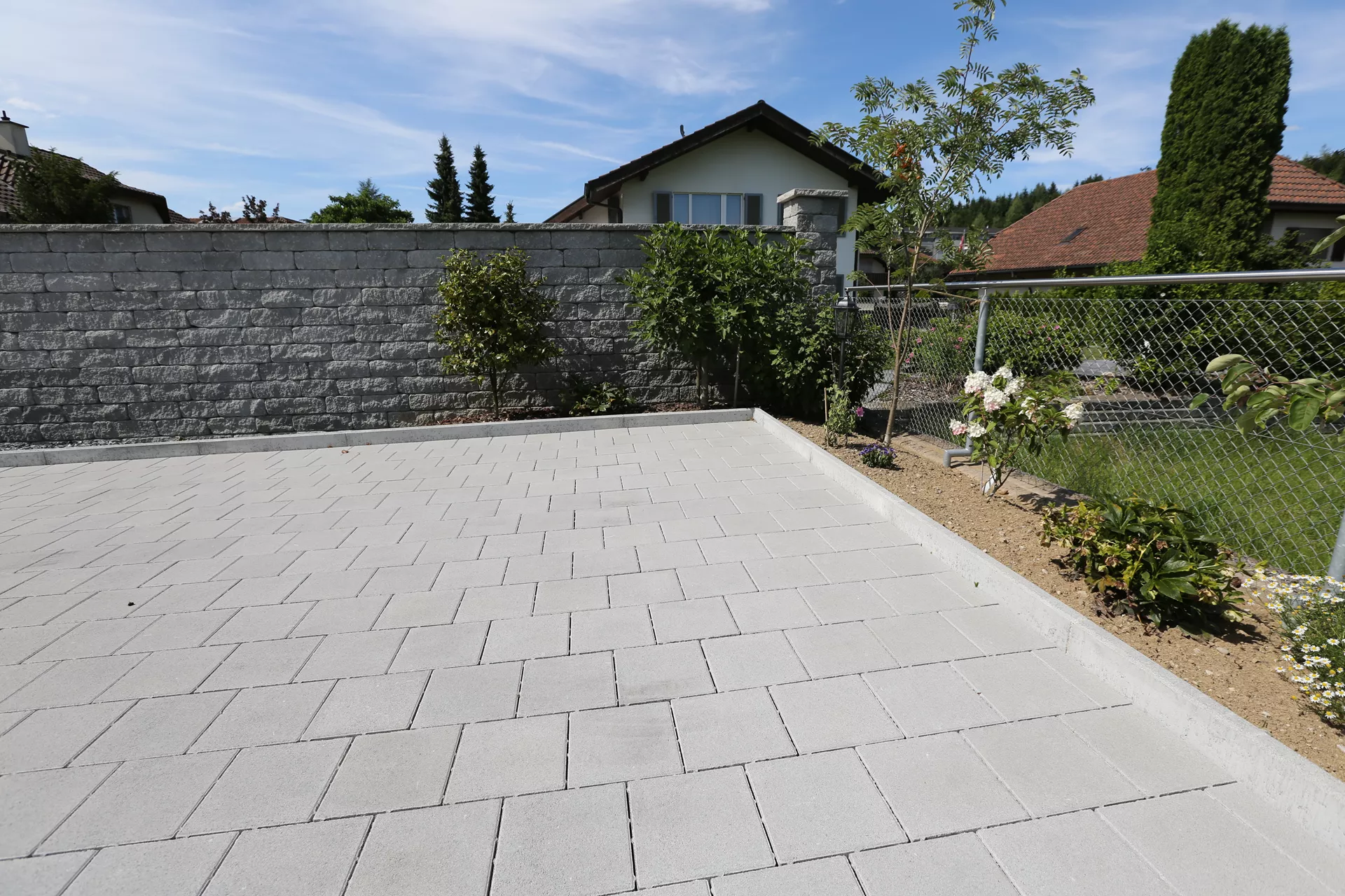 CARENA Pflasterstein mit Nockenverbund grau glatt gefast L 25 cm B 25 cm H 8 cm