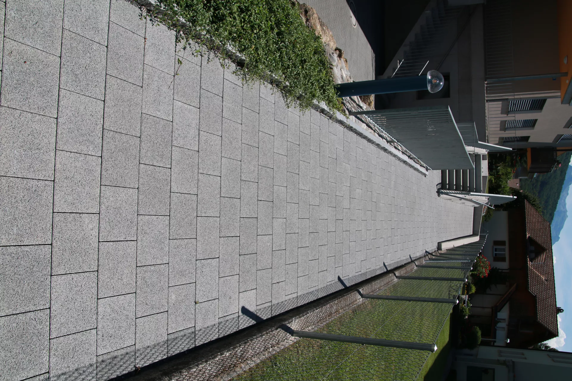 CARENA Sickerstein fino mit Nocken grau haufwerksporig gefast L 12.5 cm B 12.5 cm H 8 cm