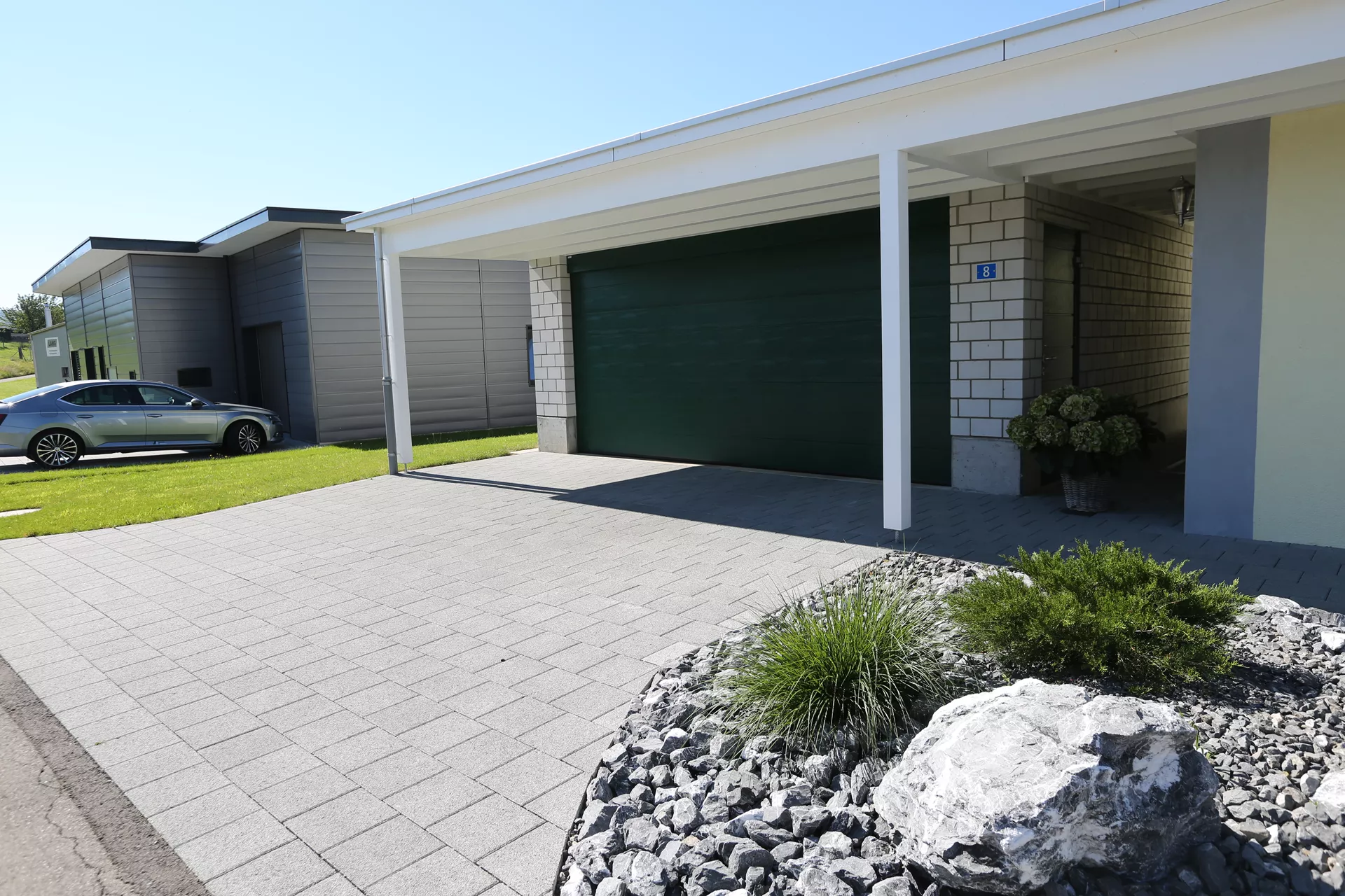 CARENA Sickerstein fino mit Nocken grau haufwerksporig gefast L 25 cm B 25 cm H 8 cm