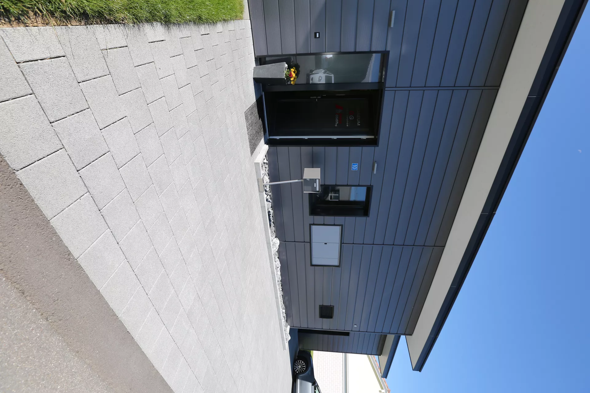 CARENA Sickerstein fino mit Nocken grau haufwerksporig gefast L 25 cm B 25 cm H 8 cm