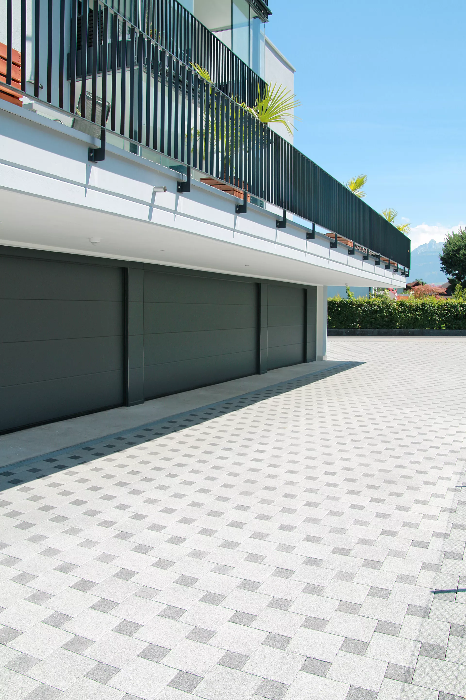 CARENA Sickerstein fino mit Nocken grau haufwerksporig gefast L 25 cm B 25 cm H 8 cm