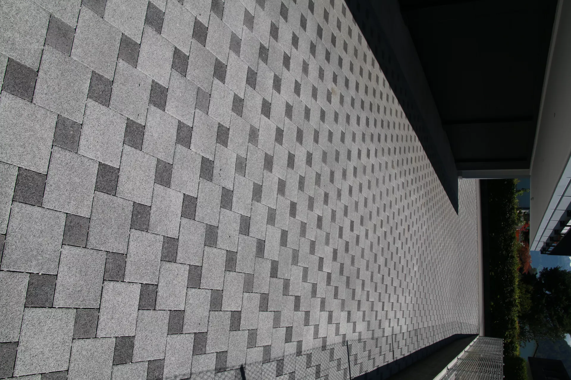 CARENA Sickerstein fino mit Nocken grau haufwerksporig gefast L 25 cm B 25 cm H 8 cm