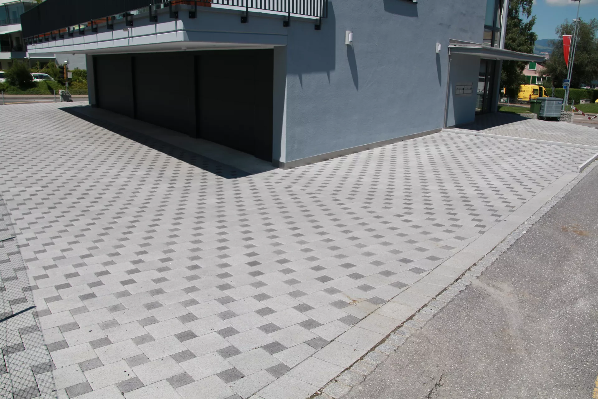 CARENA Sickerstein fino mit Nocken grau haufwerksporig gefast L 25 cm B 25 cm H 8 cm