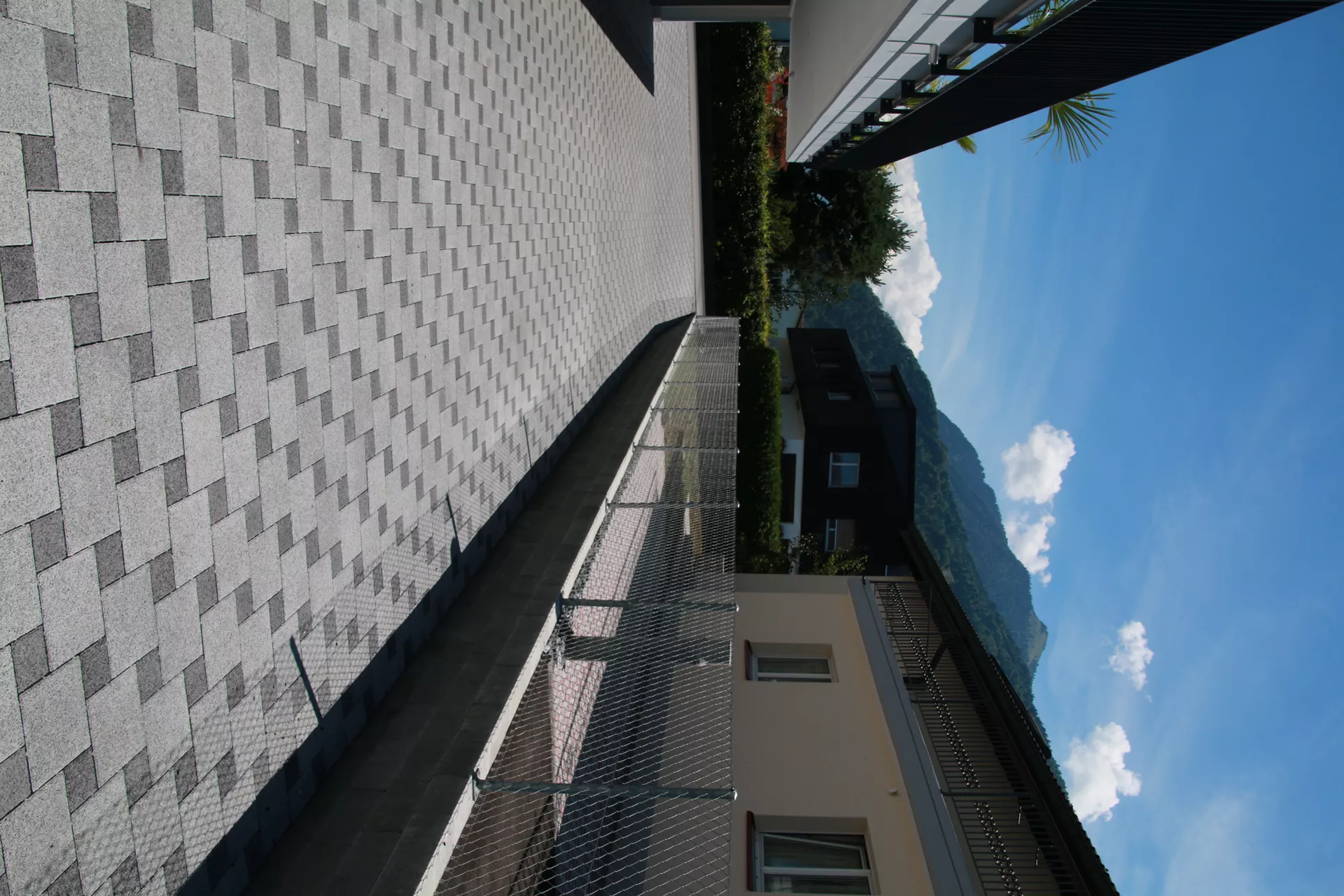 CARENA Sickerstein fino mit Nocken grau haufwerksporig gefast L 25 cm B 25 cm H 8 cm